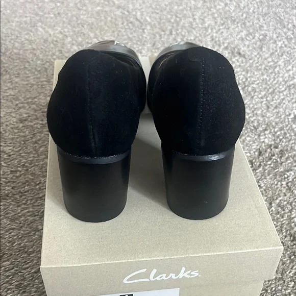 Clarks Black Block Heel Pumps with Glossy Finish - Picture 5 of 5